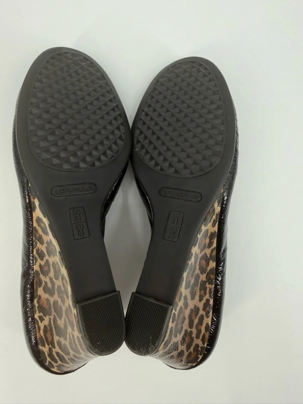 Aerosoles Elegant Plum Patent Leather Wedge Pumps with Leopard Print Heel SZ 8.5